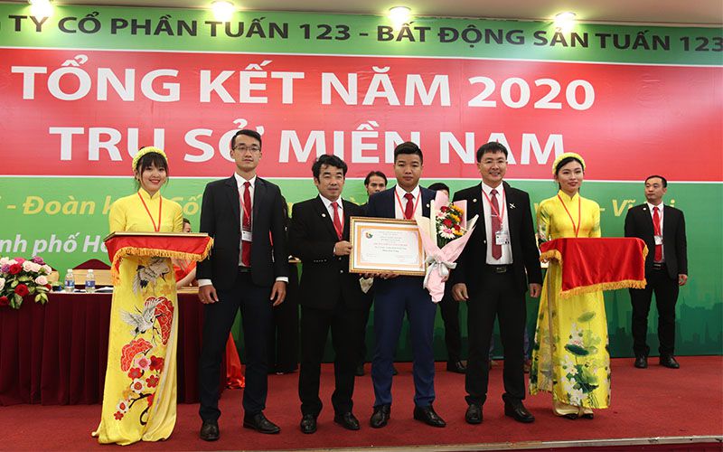 TUẤN 123 TUYỂN NHÂN VIÊN KINH DOANH NHÀ PHỐ HỒ CHÍ MINH THU NHẬP CAO